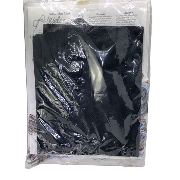 Dimensions WOLF Counted Cross-Stitch Kit White Magic #35035 -Vintage 2000 - Picture 7 of 10